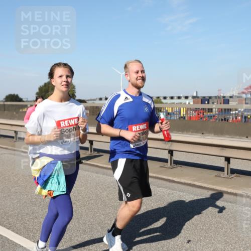 03.10.2025 - Köhlbrandbrückenlauf Yannick Fuchs http://msf.ph/oto/9190126 03.10.2025 12:09:59 Position 3 6076, 6072 meine-sportfotos.de