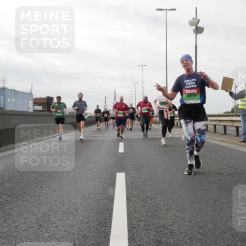 03.10.2025 - Köhlbrandbrückenlauf Matties Gatica Varas http://msf.ph/oto/9190127 03.10.2025 16:01:01 Position 3 9155 meine-sportfotos.de
