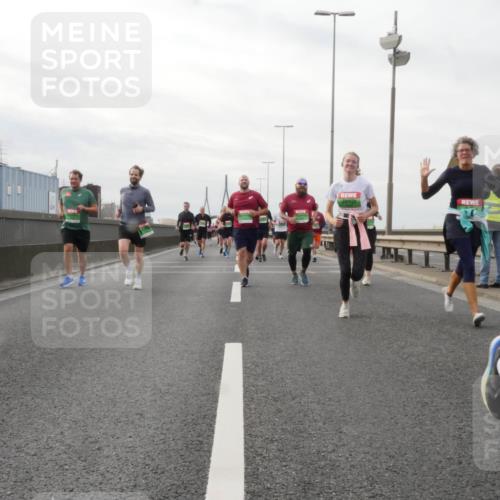 03.10.2025 - Köhlbrandbrückenlauf Matties Gatica Varas http://msf.ph/oto/9190131 03.10.2025 16:01:02 Position 3  meine-sportfotos.de