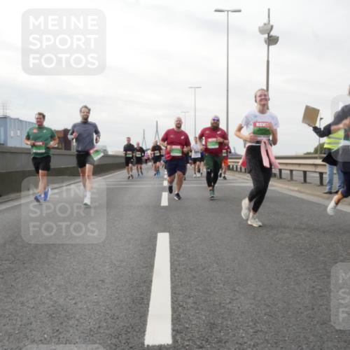 03.10.2025 - Köhlbrandbrückenlauf Matties Gatica Varas http://msf.ph/oto/9190134 03.10.2025 16:01:03 Position 3  meine-sportfotos.de