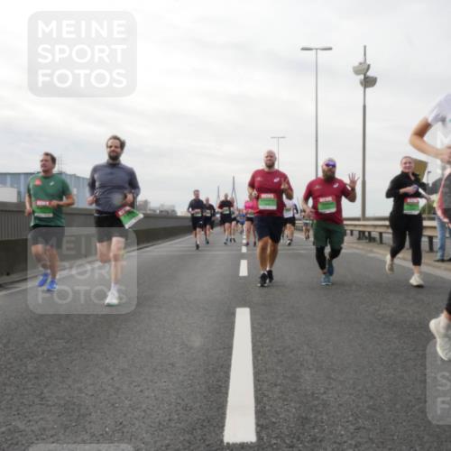 03.10.2025 - Köhlbrandbrückenlauf Matties Gatica Varas http://msf.ph/oto/9190138 03.10.2025 16:01:04 Position 3  meine-sportfotos.de