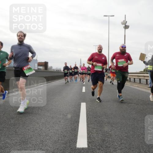 03.10.2025 - Köhlbrandbrückenlauf Matties Gatica Varas http://msf.ph/oto/9190139 03.10.2025 16:01:04 Position 3 7475 meine-sportfotos.de