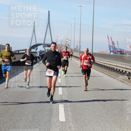 03.10.2025 - Köhlbrandbrückenlauf Yannick Fuchs http://msf.ph/oto/9190147 03.10.2025 11:50:02 Position 3 6409, 6233 meine-sportfotos.de