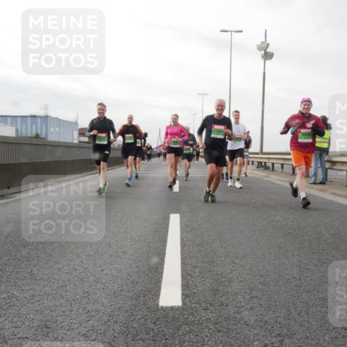 03.10.2025 - Köhlbrandbrückenlauf Matties Gatica Varas http://msf.ph/oto/9190152 03.10.2025 16:01:07 Position 3  meine-sportfotos.de