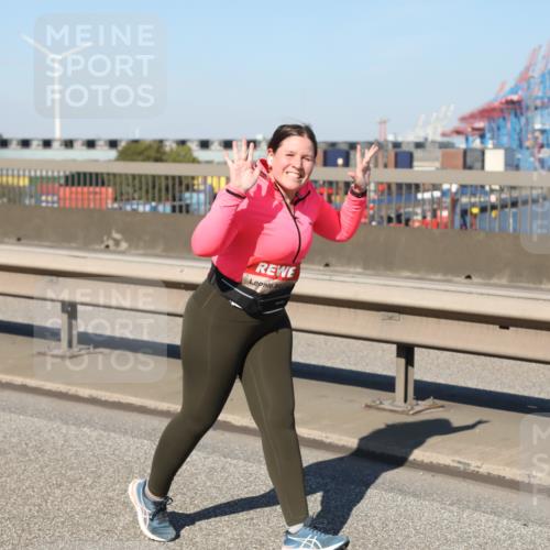 03.10.2025 - Köhlbrandbrückenlauf Yannick Fuchs http://msf.ph/oto/9190156 03.10.2025 12:10:01 Position 3  meine-sportfotos.de