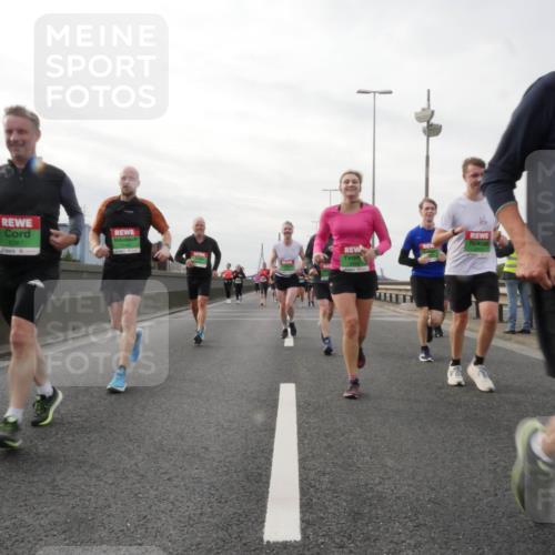 03.10.2025 - Köhlbrandbrückenlauf Matties Gatica Varas http://msf.ph/oto/9190157 03.10.2025 16:01:08 Position 3 8367, 838 meine-sportfotos.de