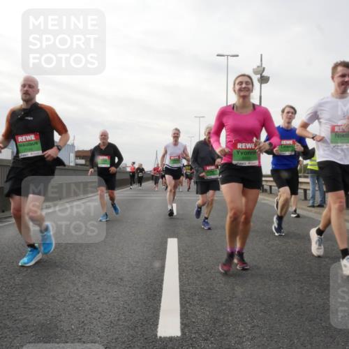 03.10.2025 - Köhlbrandbrückenlauf Matties Gatica Varas http://msf.ph/oto/9190160 03.10.2025 16:01:08 Position 3 7749, 8895 meine-sportfotos.de
