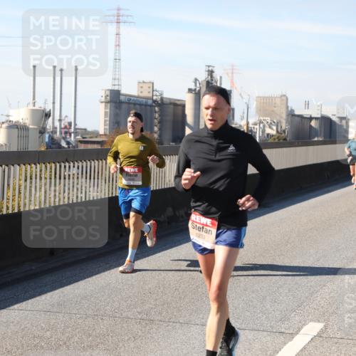 03.10.2025 - Köhlbrandbrückenlauf Yannick Fuchs http://msf.ph/oto/9190168 03.10.2025 11:50:05 Position 3  meine-sportfotos.de