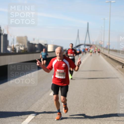 03.10.2025 - Köhlbrandbrückenlauf Yannick Fuchs http://msf.ph/oto/9190177 03.10.2025 11:50:06 Position 3  meine-sportfotos.de