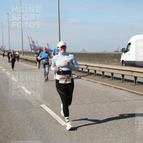 03.10.2025 - Köhlbrandbrückenlauf Yannick Fuchs http://msf.ph/oto/9190185 03.10.2025 12:10:03 Position 3 5741 meine-sportfotos.de