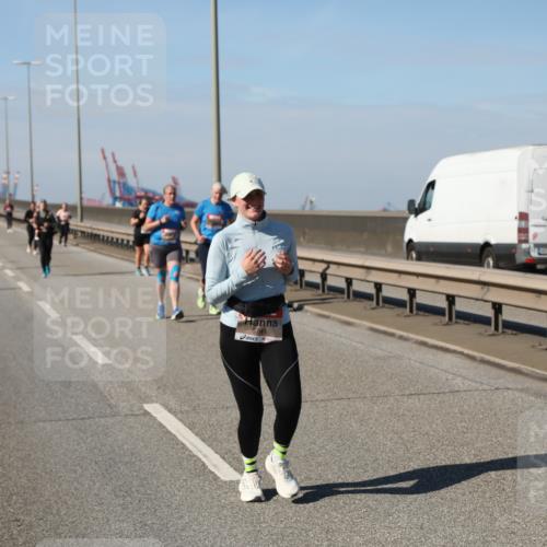03.10.2025 - Köhlbrandbrückenlauf Yannick Fuchs http://msf.ph/oto/9190188 03.10.2025 12:10:04 Position 3 5741 meine-sportfotos.de