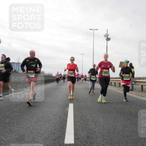 03.10.2025 - Köhlbrandbrückenlauf Matties Gatica Varas http://msf.ph/oto/9190200 03.10.2025 16:01:17 Position 3  meine-sportfotos.de