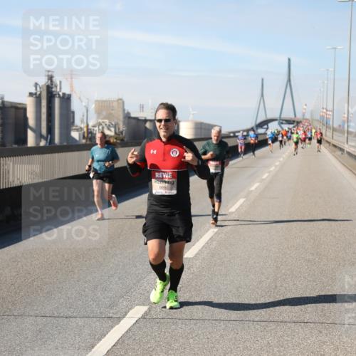 03.10.2025 - Köhlbrandbrückenlauf Yannick Fuchs http://msf.ph/oto/9190201 03.10.2025 11:50:08 Position 3 6696 meine-sportfotos.de