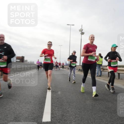 03.10.2025 - Köhlbrandbrückenlauf Matties Gatica Varas http://msf.ph/oto/9190202 03.10.2025 16:01:18 Position 3 8215 meine-sportfotos.de