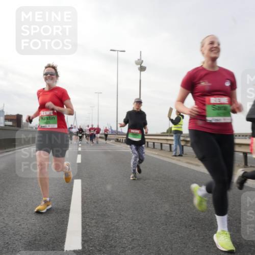03.10.2025 - Köhlbrandbrückenlauf Matties Gatica Varas http://msf.ph/oto/9190204 03.10.2025 16:01:18 Position 3 9425 meine-sportfotos.de