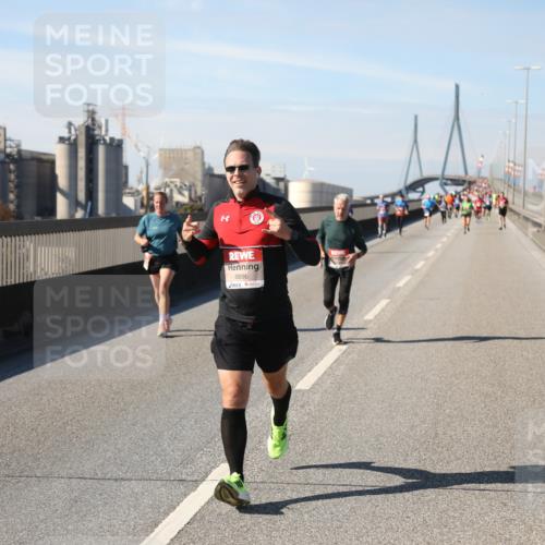 03.10.2025 - Köhlbrandbrückenlauf Yannick Fuchs http://msf.ph/oto/9190205 03.10.2025 11:50:08 Position 3 6696 meine-sportfotos.de