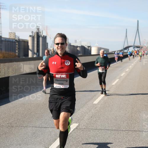 03.10.2025 - Köhlbrandbrückenlauf Yannick Fuchs http://msf.ph/oto/9190212 03.10.2025 11:50:09 Position 3 6696 meine-sportfotos.de