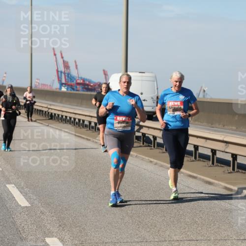 03.10.2025 - Köhlbrandbrückenlauf Yannick Fuchs http://msf.ph/oto/9190217 03.10.2025 12:10:05 Position 3 6094 meine-sportfotos.de