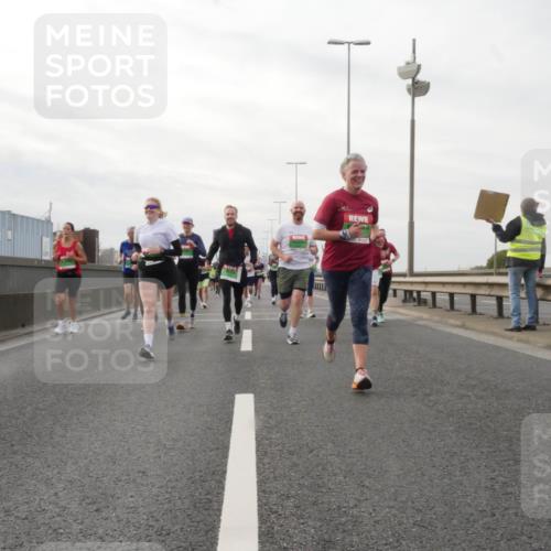 03.10.2025 - Köhlbrandbrückenlauf Matties Gatica Varas http://msf.ph/oto/9190220 03.10.2025 16:01:23 Position 3  meine-sportfotos.de