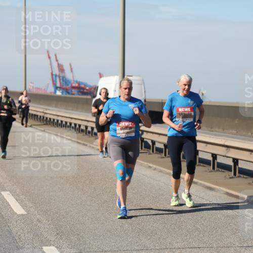03.10.2025 - Köhlbrandbrückenlauf Yannick Fuchs http://msf.ph/oto/9190221 03.10.2025 12:10:06 Position 3 6095 meine-sportfotos.de
