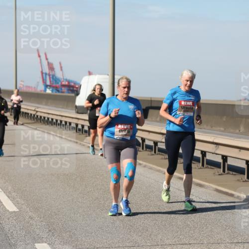 03.10.2025 - Köhlbrandbrückenlauf Yannick Fuchs http://msf.ph/oto/9190224 03.10.2025 12:10:06 Position 3  meine-sportfotos.de