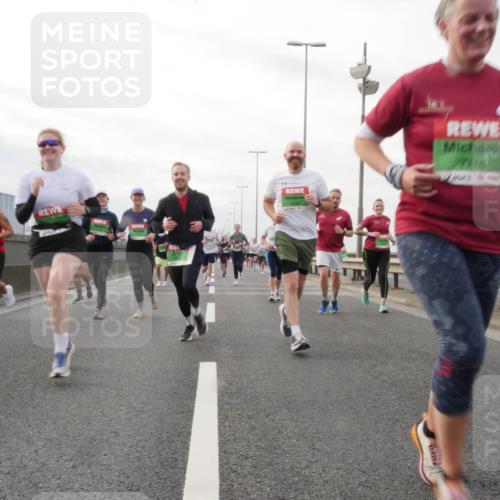 03.10.2025 - Köhlbrandbrückenlauf Matties Gatica Varas http://msf.ph/oto/9190225 03.10.2025 16:01:24 Position 3 8549, 7, 18 meine-sportfotos.de