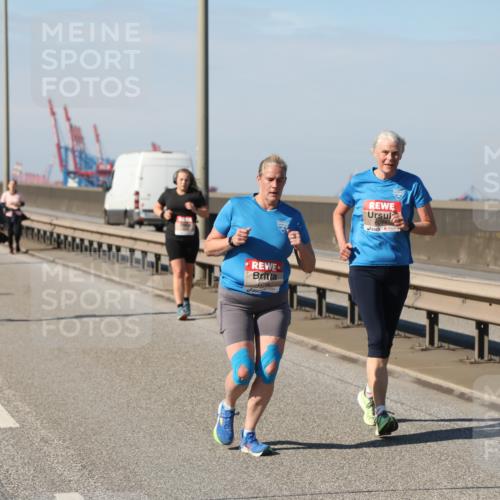 03.10.2025 - Köhlbrandbrückenlauf Yannick Fuchs http://msf.ph/oto/9190233 03.10.2025 12:10:06 Position 3 6094 meine-sportfotos.de