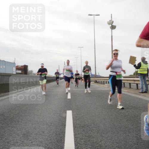 03.10.2025 - Köhlbrandbrückenlauf Matties Gatica Varas http://msf.ph/oto/9190235 03.10.2025 16:01:27 Position 3  meine-sportfotos.de