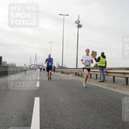 03.10.2025 - Köhlbrandbrückenlauf Matties Gatica Varas http://msf.ph/oto/9190263 03.10.2025 16:01:32 Position 3  meine-sportfotos.de