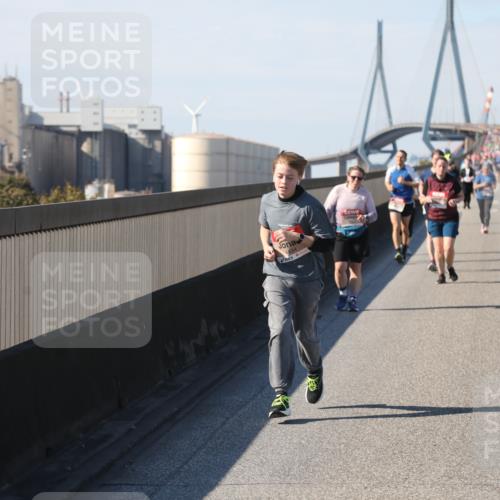 03.10.2025 - Köhlbrandbrückenlauf Yannick Fuchs http://msf.ph/oto/9190266 03.10.2025 12:10:08 Position 3  meine-sportfotos.de