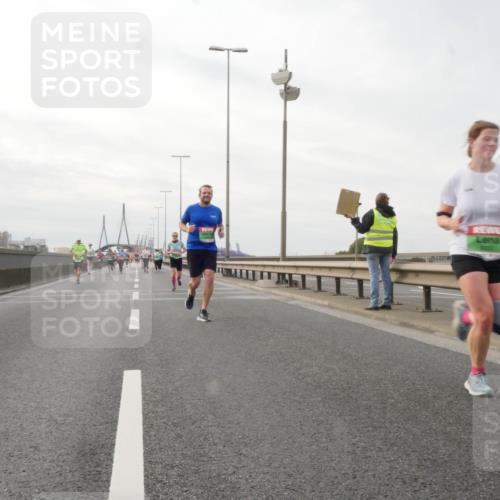 03.10.2025 - Köhlbrandbrückenlauf Matties Gatica Varas http://msf.ph/oto/9190267 03.10.2025 16:01:33 Position 3  meine-sportfotos.de