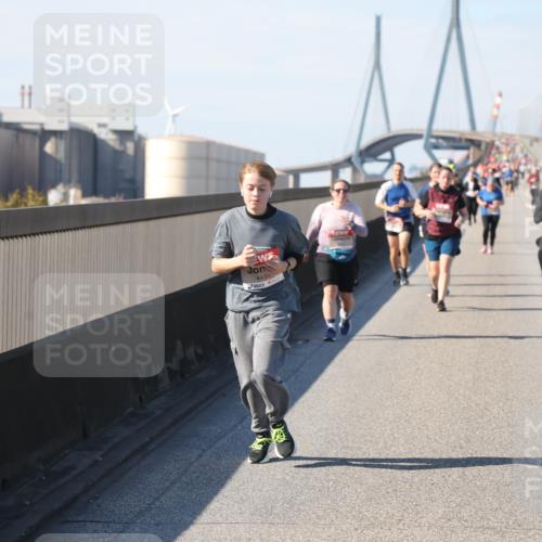03.10.2025 - Köhlbrandbrückenlauf Yannick Fuchs http://msf.ph/oto/9190268 03.10.2025 12:10:09 Position 3 4434 meine-sportfotos.de