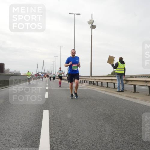 03.10.2025 - Köhlbrandbrückenlauf Matties Gatica Varas http://msf.ph/oto/9190269 03.10.2025 16:01:34 Position 3  meine-sportfotos.de