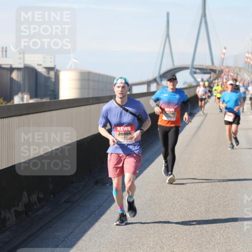 03.10.2025 - Köhlbrandbrückenlauf Yannick Fuchs http://msf.ph/oto/9190270 03.10.2025 11:50:19 Position 3 5970 meine-sportfotos.de