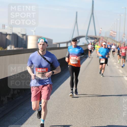 03.10.2025 - Köhlbrandbrückenlauf Yannick Fuchs http://msf.ph/oto/9190276 03.10.2025 11:50:20 Position 3 5970 meine-sportfotos.de
