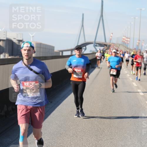 03.10.2025 - Köhlbrandbrückenlauf Yannick Fuchs http://msf.ph/oto/9190279 03.10.2025 11:50:20 Position 3 5970, 4184 meine-sportfotos.de
