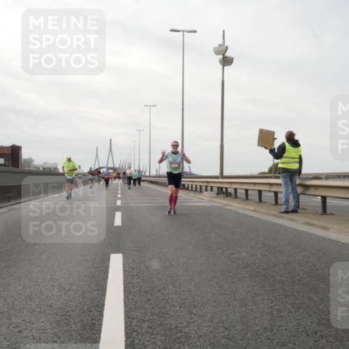 03.10.2025 - Köhlbrandbrückenlauf Matties Gatica Varas http://msf.ph/oto/9190282 03.10.2025 16:01:36 Position 3  meine-sportfotos.de
