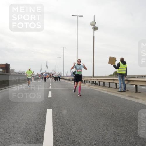 03.10.2025 - Köhlbrandbrückenlauf Matties Gatica Varas http://msf.ph/oto/9190284 03.10.2025 16:01:36 Position 3  meine-sportfotos.de