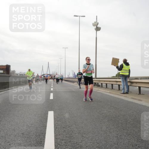 03.10.2025 - Köhlbrandbrückenlauf Matties Gatica Varas http://msf.ph/oto/9190287 03.10.2025 16:01:37 Position 3  meine-sportfotos.de