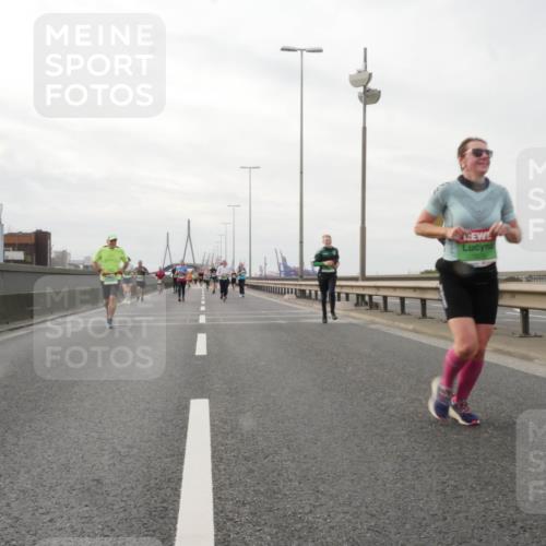 03.10.2025 - Köhlbrandbrückenlauf Matties Gatica Varas http://msf.ph/oto/9190294 03.10.2025 16:01:38 Position 3  meine-sportfotos.de