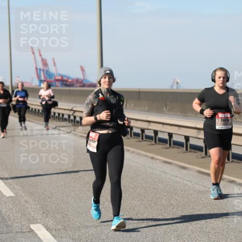 03.10.2025 - Köhlbrandbrückenlauf Yannick Fuchs http://msf.ph/oto/9190295 03.10.2025 12:10:11 Position 3 4674 meine-sportfotos.de