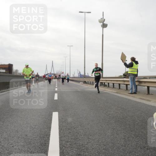03.10.2025 - Köhlbrandbrückenlauf Matties Gatica Varas http://msf.ph/oto/9190296 03.10.2025 16:01:38 Position 3  meine-sportfotos.de