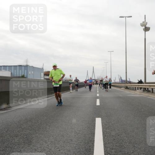 03.10.2025 - Köhlbrandbrückenlauf Matties Gatica Varas http://msf.ph/oto/9190302 03.10.2025 16:01:40 Position 3 96 meine-sportfotos.de