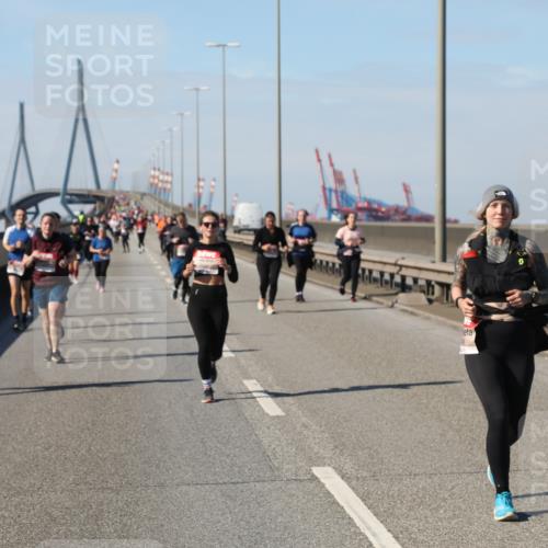 03.10.2025 - Köhlbrandbrückenlauf Yannick Fuchs http://msf.ph/oto/9190303 03.10.2025 12:10:11 Position 3  meine-sportfotos.de