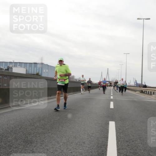 03.10.2025 - Köhlbrandbrückenlauf Matties Gatica Varas http://msf.ph/oto/9190305 03.10.2025 16:01:40 Position 3  meine-sportfotos.de