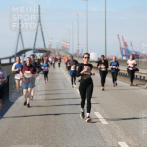 03.10.2025 - Köhlbrandbrückenlauf Yannick Fuchs http://msf.ph/oto/9190307 03.10.2025 12:10:12 Position 3  meine-sportfotos.de