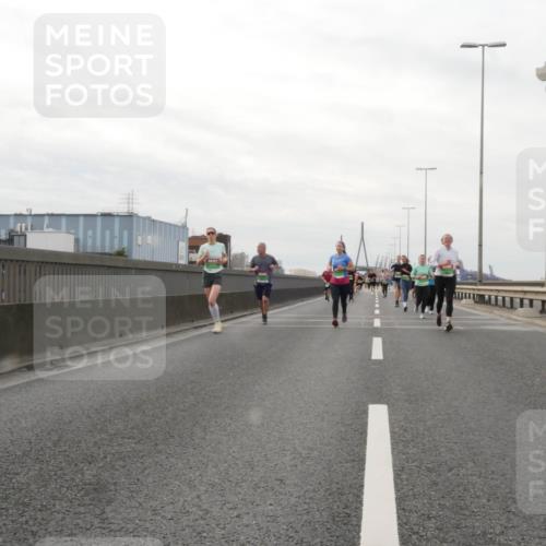 03.10.2025 - Köhlbrandbrückenlauf Matties Gatica Varas http://msf.ph/oto/9190315 03.10.2025 16:01:43 Position 3  meine-sportfotos.de