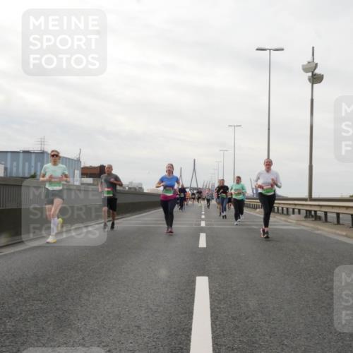 03.10.2025 - Köhlbrandbrückenlauf Matties Gatica Varas http://msf.ph/oto/9190319 03.10.2025 16:01:44 Position 3  meine-sportfotos.de