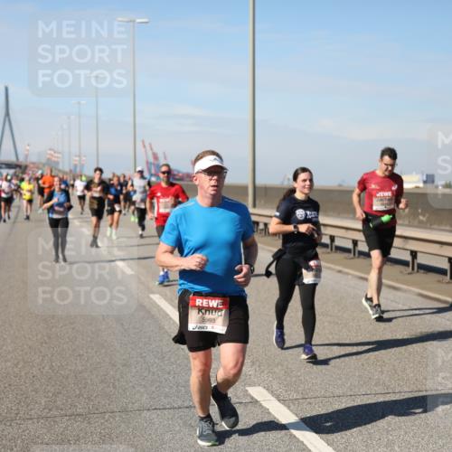 03.10.2025 - Köhlbrandbrückenlauf Yannick Fuchs http://msf.ph/oto/9190328 03.10.2025 11:50:26 Position 3 5993 meine-sportfotos.de