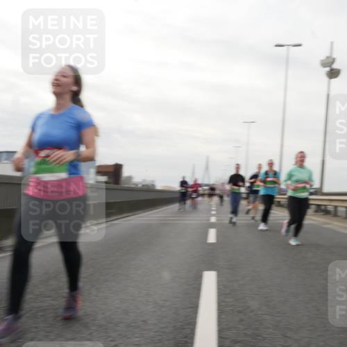 03.10.2025 - Köhlbrandbrückenlauf Matties Gatica Varas http://msf.ph/oto/9190330 03.10.2025 16:01:46 Position 3  meine-sportfotos.de